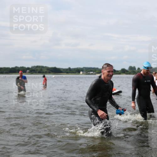 21.06.2026 - Viking Triathlon Michael Strokosch http://msf.ph/oto/9823465 21.06.2026 10:40:39 Schwimmen 227, 330, 355, 387, 456, 461, 616, 636, 667 meine-sportfotos.de