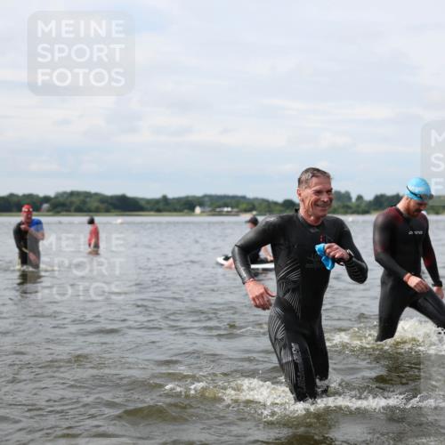 21.06.2026 - Viking Triathlon Michael Strokosch http://msf.ph/oto/9823466 21.06.2026 10:40:40 Schwimmen 227, 330, 355, 387, 456, 461, 616, 636, 667 meine-sportfotos.de