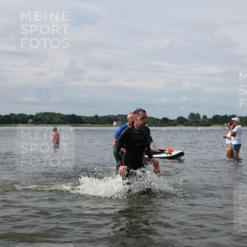 21.06.2026 - Viking Triathlon Michael Strokosch http://msf.ph/oto/9823474 21.06.2026 10:40:46 Schwimmen 132, 330, 387, 636, 667 meine-sportfotos.de