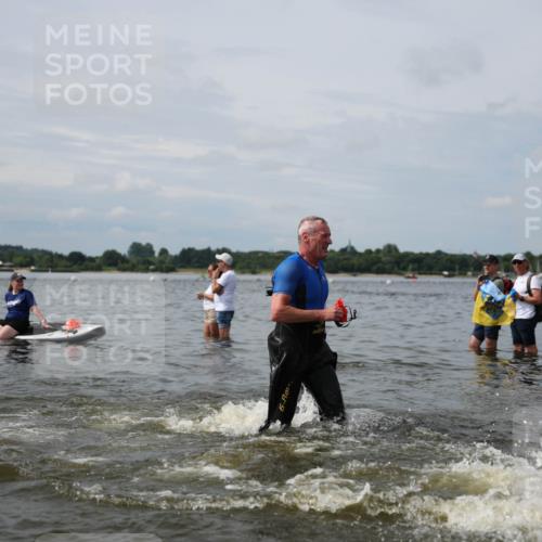 21.06.2026 - Viking Triathlon Michael Strokosch http://msf.ph/oto/9823482 21.06.2026 10:40:48 Schwimmen 132, 330, 387, 636, 667 meine-sportfotos.de
