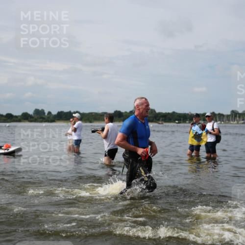 21.06.2026 - Viking Triathlon Michael Strokosch http://msf.ph/oto/9823483 21.06.2026 10:40:49 Schwimmen 132, 330, 387, 636, 667 meine-sportfotos.de