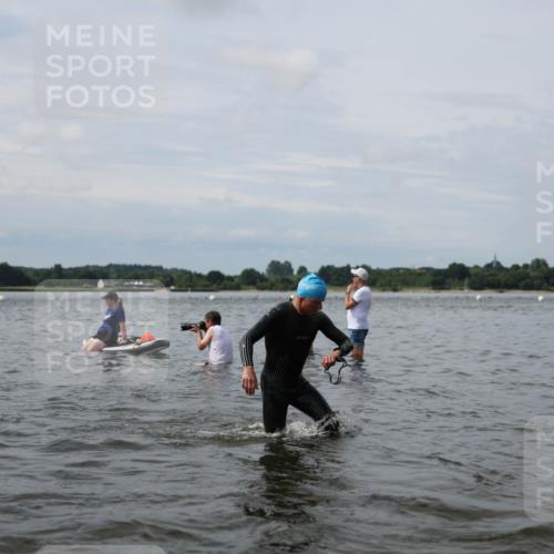 21.06.2026 - Viking Triathlon Michael Strokosch http://msf.ph/oto/9823660 21.06.2026 10:42:19 Schwimmen 45, 72, 266, 279, 296, 348, 384, 393, 436, 492, 516 meine-sportfotos.de