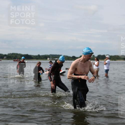 21.06.2026 - Viking Triathlon Michael Strokosch http://msf.ph/oto/9823668 21.06.2026 10:42:22 Schwimmen 45, 72, 279, 296, 348, 384, 393, 436, 516 meine-sportfotos.de