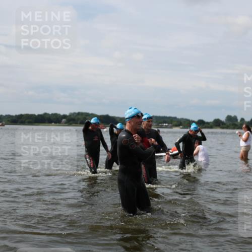 21.06.2026 - Viking Triathlon Michael Strokosch http://msf.ph/oto/9823688 21.06.2026 10:42:35 Schwimmen 41, 166, 175, 177, 213, 268, 384, 393, 436 meine-sportfotos.de