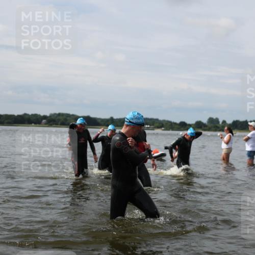 21.06.2026 - Viking Triathlon Michael Strokosch http://msf.ph/oto/9823689 21.06.2026 10:42:36 Schwimmen 41, 166, 175, 177, 213, 268, 384, 436, 479, 520 meine-sportfotos.de
