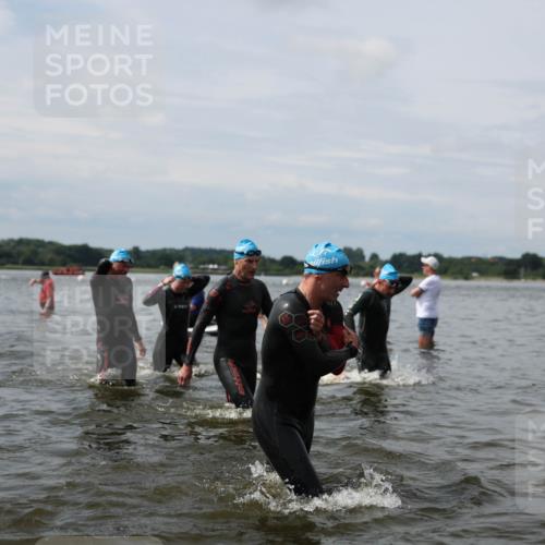 21.06.2026 - Viking Triathlon Michael Strokosch http://msf.ph/oto/9823692 21.06.2026 10:42:36 Schwimmen 41, 166, 175, 177, 213, 268, 384, 436, 479, 520 meine-sportfotos.de