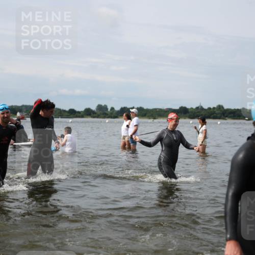 21.06.2026 - Viking Triathlon Michael Strokosch http://msf.ph/oto/9823772 21.06.2026 10:43:17 Schwimmen 69, 93, 251, 259, 287, 459, 470, 473, 482, 489, 505, 511, 521, 528, 533, 618, 619, 645 meine-sportfotos.de