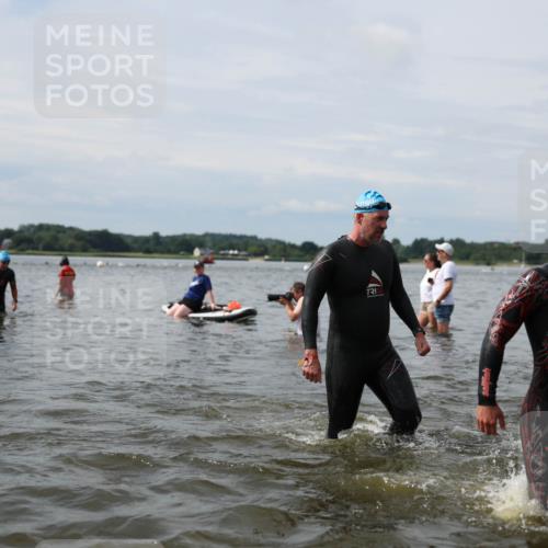21.06.2026 - Viking Triathlon Michael Strokosch http://msf.ph/oto/9823778 21.06.2026 10:43:19 Schwimmen 69, 93, 251, 287, 351, 459, 470, 473, 482, 489, 511, 521, 528, 533, 618, 619, 645 meine-sportfotos.de