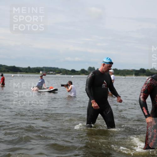 21.06.2026 - Viking Triathlon Michael Strokosch http://msf.ph/oto/9823779 21.06.2026 10:43:20 Schwimmen 69, 93, 251, 287, 351, 459, 470, 473, 511, 521, 528, 533, 618, 645 meine-sportfotos.de