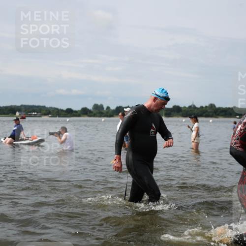 21.06.2026 - Viking Triathlon Michael Strokosch http://msf.ph/oto/9823781 21.06.2026 10:43:20 Schwimmen 69, 93, 251, 287, 351, 459, 470, 473, 511, 521, 528, 533, 618, 645 meine-sportfotos.de