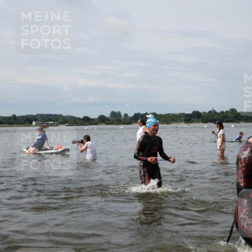 21.06.2026 - Viking Triathlon Michael Strokosch http://msf.ph/oto/9823796 21.06.2026 10:43:32 Schwimmen 93, 163, 230, 231, 234, 248, 351, 459, 470, 521, 618, 663 meine-sportfotos.de