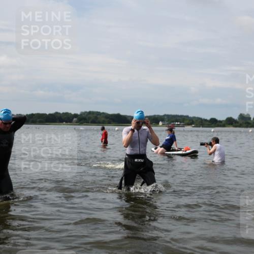 21.06.2026 - Viking Triathlon Michael Strokosch http://msf.ph/oto/9823799 21.06.2026 10:43:34 Schwimmen 93, 163, 230, 231, 234, 248, 351, 459, 470, 521, 614, 618, 663 meine-sportfotos.de