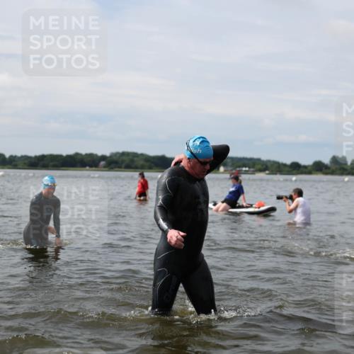 21.06.2026 - Viking Triathlon Michael Strokosch http://msf.ph/oto/9823809 21.06.2026 10:43:37 Schwimmen 93, 163, 220, 230, 231, 234, 248, 351, 459, 470, 550, 614, 618, 663 meine-sportfotos.de