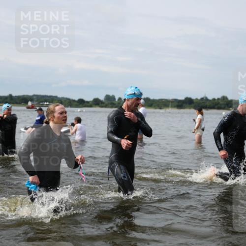 21.06.2026 - Viking Triathlon Michael Strokosch http://msf.ph/oto/9823842 21.06.2026 10:43:56 Schwimmen 22, 139, 208, 220, 247, 318, 444, 464, 550, 614, 617, 632, 641 meine-sportfotos.de