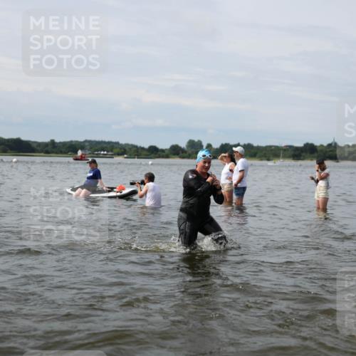 21.06.2026 - Viking Triathlon Michael Strokosch http://msf.ph/oto/9823847 21.06.2026 10:43:58 Schwimmen 22, 139, 208, 220, 247, 318, 444, 464, 550, 614, 617, 632, 641 meine-sportfotos.de