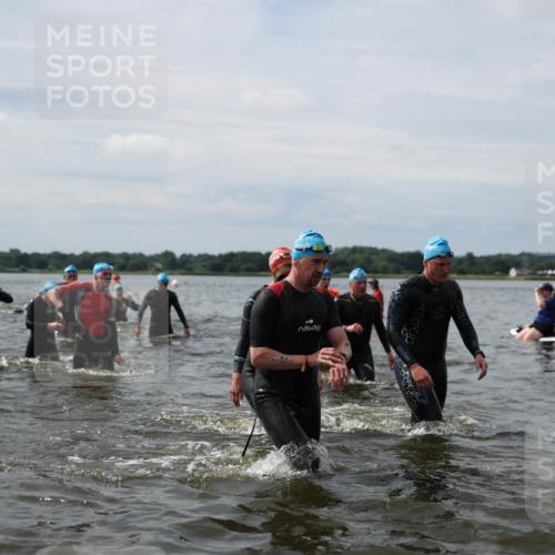 21.06.2026 - Viking Triathlon Michael Strokosch http://msf.ph/oto/9823939 21.06.2026 10:44:54 Schwimmen 33, 36, 151, 276, 308, 310, 329, 345, 350, 366, 369, 377, 415, 445, 577, 658, 668 meine-sportfotos.de