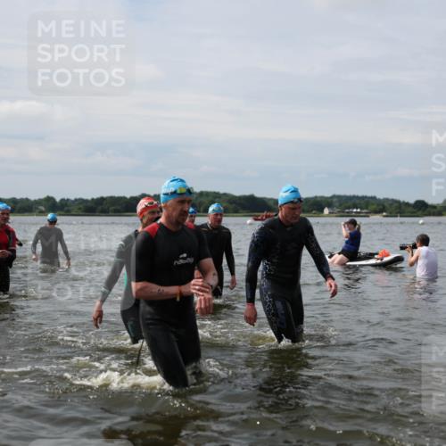 21.06.2026 - Viking Triathlon Michael Strokosch http://msf.ph/oto/9823940 21.06.2026 10:44:54 Schwimmen 33, 36, 151, 276, 308, 310, 329, 345, 350, 366, 369, 377, 415, 445, 577, 658, 668 meine-sportfotos.de