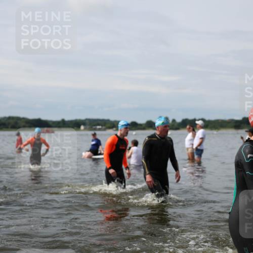 21.06.2026 - Viking Triathlon Michael Strokosch http://msf.ph/oto/9823948 21.06.2026 10:44:58 Schwimmen 33, 36, 151, 258, 276, 308, 310, 326, 329, 345, 350, 366, 369, 415, 445, 577, 658, 668 meine-sportfotos.de