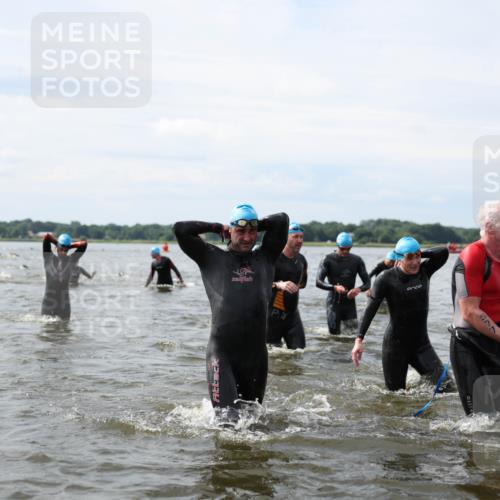 21.06.2026 - Viking Triathlon Michael Strokosch http://msf.ph/oto/9823952 21.06.2026 10:45:00 Schwimmen 33, 36, 151, 258, 276, 308, 310, 326, 329, 345, 366, 369, 415, 445, 577, 658, 668 meine-sportfotos.de