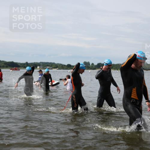 21.06.2026 - Viking Triathlon Michael Strokosch http://msf.ph/oto/9823962 21.06.2026 10:45:05 Schwimmen 33, 36, 48, 147, 151, 258, 273, 274, 302, 308, 310, 326, 329, 345, 354, 366, 369, 415, 445, 577, 668 meine-sportfotos.de