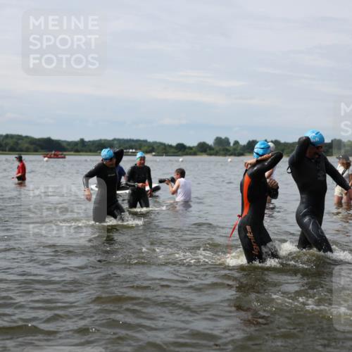 21.06.2026 - Viking Triathlon Michael Strokosch http://msf.ph/oto/9823964 21.06.2026 10:45:06 Schwimmen 36, 48, 105, 147, 151, 258, 273, 274, 302, 308, 310, 326, 329, 345, 354, 366, 369, 415, 445, 577, 635, 668 meine-sportfotos.de