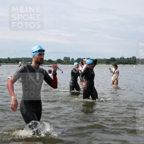 21.06.2026 - Viking Triathlon Michael Strokosch http://msf.ph/oto/9823972 21.06.2026 10:45:08 Schwimmen 36, 48, 105, 147, 151, 258, 273, 274, 302, 308, 310, 326, 345, 354, 366, 369, 415, 445, 577, 635, 668 meine-sportfotos.de