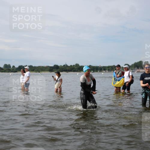 21.06.2026 - Viking Triathlon Michael Strokosch http://msf.ph/oto/9823976 21.06.2026 10:45:12 Schwimmen 36, 37, 48, 85, 105, 147, 151, 158, 258, 273, 274, 302, 310, 326, 345, 354, 366, 369, 445, 577, 635 meine-sportfotos.de
