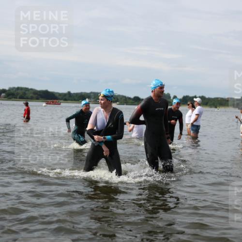 21.06.2026 - Viking Triathlon Michael Strokosch http://msf.ph/oto/9823981 21.06.2026 10:45:16 Schwimmen 37, 48, 85, 105, 147, 151, 158, 258, 273, 274, 302, 326, 345, 354, 366, 376, 540, 635 meine-sportfotos.de
