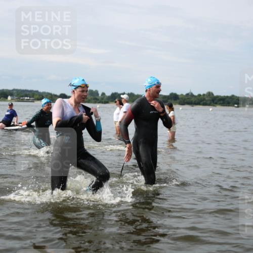 21.06.2026 - Viking Triathlon Michael Strokosch http://msf.ph/oto/9823984 21.06.2026 10:45:17 Schwimmen 37, 48, 85, 105, 147, 151, 158, 258, 273, 274, 302, 326, 354, 366, 376, 540, 562, 635 meine-sportfotos.de