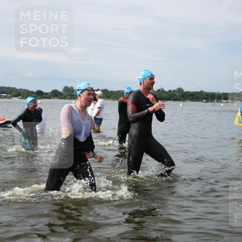 21.06.2026 - Viking Triathlon Michael Strokosch http://msf.ph/oto/9823985 21.06.2026 10:45:17 Schwimmen 37, 48, 85, 105, 147, 151, 158, 258, 273, 274, 302, 326, 354, 366, 376, 540, 562, 635 meine-sportfotos.de