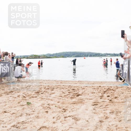 21.06.2026 - Viking Triathlon Michael Strokosch http://msf.ph/oto/9823995 21.06.2026 10:24:26 Schwimmen 517 meine-sportfotos.de