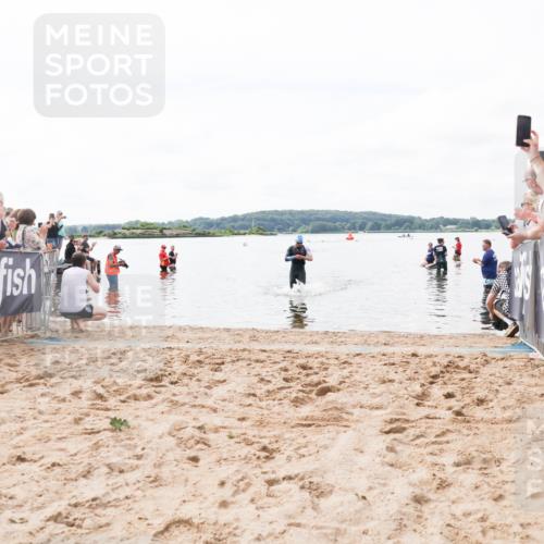 21.06.2026 - Viking Triathlon Michael Strokosch http://msf.ph/oto/9824010 21.06.2026 10:24:31 Schwimmen 517 meine-sportfotos.de