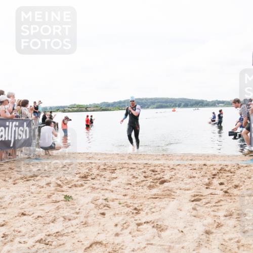 21.06.2026 - Viking Triathlon Michael Strokosch http://msf.ph/oto/9824018 21.06.2026 10:24:34 Schwimmen 517 meine-sportfotos.de