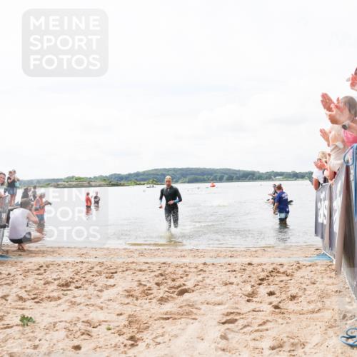 21.06.2026 - Viking Triathlon Michael Strokosch http://msf.ph/oto/9824130 21.06.2026 10:25:47 Schwimmen 4, 10 meine-sportfotos.de