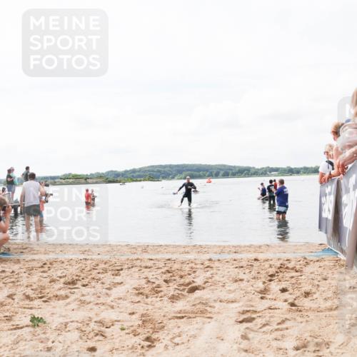21.06.2026 - Viking Triathlon Michael Strokosch http://msf.ph/oto/9824187 21.06.2026 10:26:13 Schwimmen 2 meine-sportfotos.de