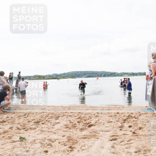 21.06.2026 - Viking Triathlon Michael Strokosch http://msf.ph/oto/9824197 21.06.2026 10:26:17 Schwimmen 2 meine-sportfotos.de