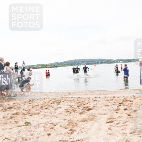 21.06.2026 - Viking Triathlon Michael Strokosch http://msf.ph/oto/9824225 21.06.2026 10:26:26 Schwimmen 21, 474, 548 meine-sportfotos.de