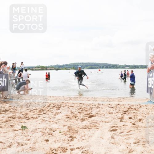 21.06.2026 - Viking Triathlon Michael Strokosch http://msf.ph/oto/9824232 21.06.2026 10:26:28 Schwimmen 21, 474, 548 meine-sportfotos.de