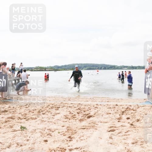 21.06.2026 - Viking Triathlon Michael Strokosch http://msf.ph/oto/9824233 21.06.2026 10:26:29 Schwimmen 21, 474, 548 meine-sportfotos.de