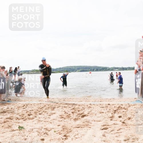 21.06.2026 - Viking Triathlon Michael Strokosch http://msf.ph/oto/9824243 21.06.2026 10:26:32 Schwimmen 21, 474, 548 meine-sportfotos.de