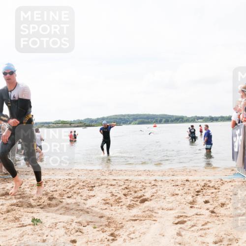 21.06.2026 - Viking Triathlon Michael Strokosch http://msf.ph/oto/9824246 21.06.2026 10:26:33 Schwimmen 21, 474, 548 meine-sportfotos.de