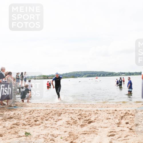 21.06.2026 - Viking Triathlon Michael Strokosch http://msf.ph/oto/9824250 21.06.2026 10:26:34 Schwimmen 21, 474, 548 meine-sportfotos.de
