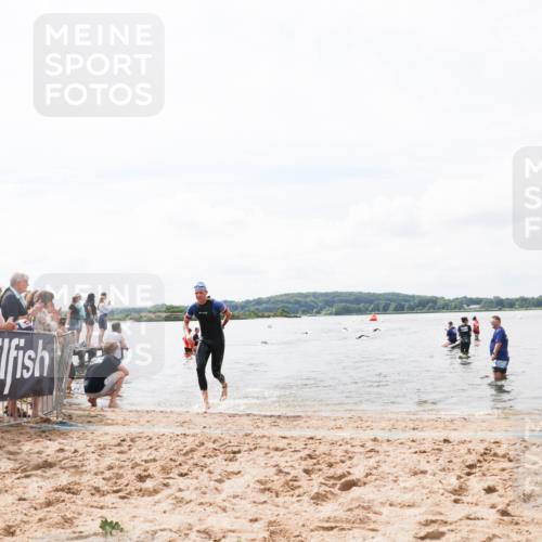 21.06.2026 - Viking Triathlon Michael Strokosch http://msf.ph/oto/9824251 21.06.2026 10:26:35 Schwimmen 21, 474, 548 meine-sportfotos.de