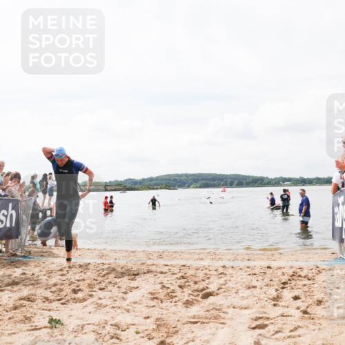 21.06.2026 - Viking Triathlon Michael Strokosch http://msf.ph/oto/9824254 21.06.2026 10:26:36 Schwimmen 21, 474, 548 meine-sportfotos.de