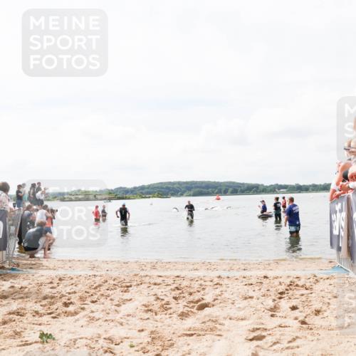 21.06.2026 - Viking Triathlon Michael Strokosch http://msf.ph/oto/9824263 21.06.2026 10:26:45 Schwimmen 334 meine-sportfotos.de