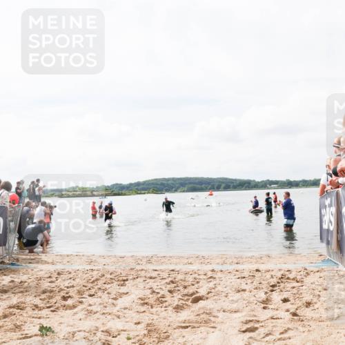 21.06.2026 - Viking Triathlon Michael Strokosch http://msf.ph/oto/9824269 21.06.2026 10:26:47 Schwimmen 334, 453 meine-sportfotos.de