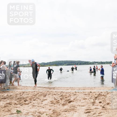 21.06.2026 - Viking Triathlon Michael Strokosch http://msf.ph/oto/9824286 21.06.2026 10:26:52 Schwimmen 334, 453 meine-sportfotos.de
