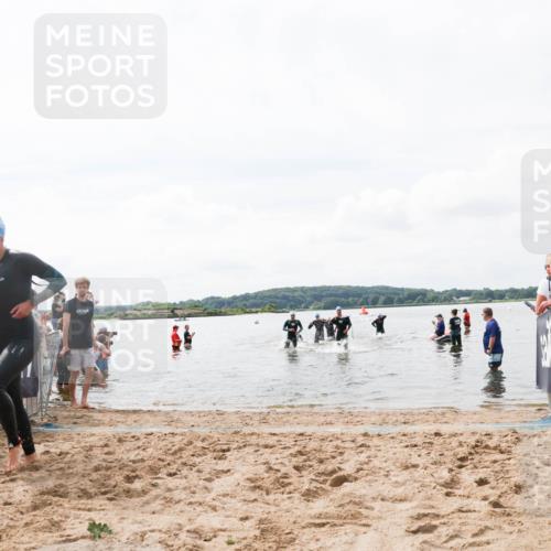 21.06.2026 - Viking Triathlon Michael Strokosch http://msf.ph/oto/9824298 21.06.2026 10:26:56 Schwimmen 176, 334, 426, 453 meine-sportfotos.de