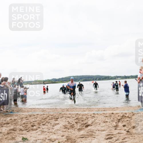 21.06.2026 - Viking Triathlon Michael Strokosch http://msf.ph/oto/9824314 21.06.2026 10:27:02 Schwimmen 7, 25, 176, 426, 547, 575 meine-sportfotos.de