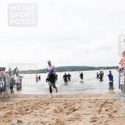 21.06.2026 - Viking Triathlon Michael Strokosch http://msf.ph/oto/9824317 21.06.2026 10:27:03 Schwimmen 7, 25, 176, 426, 547, 575 meine-sportfotos.de